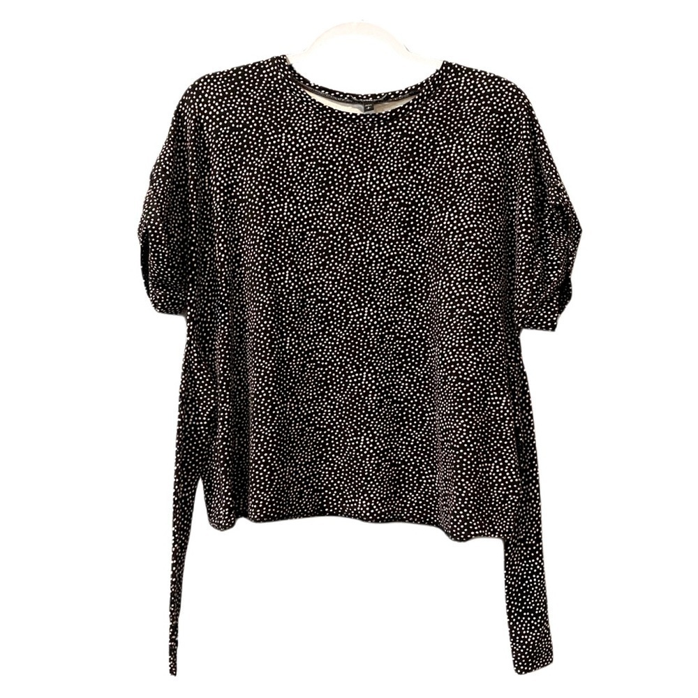 𝅺express size Small womens blouse black with dots